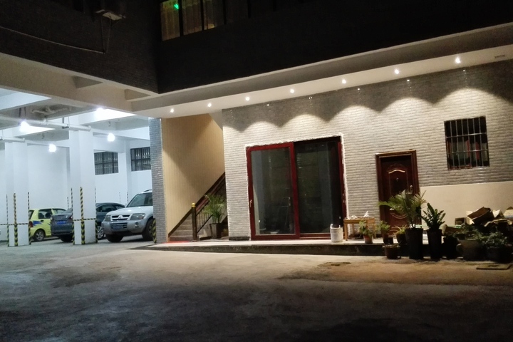 Hotel 7 of 14