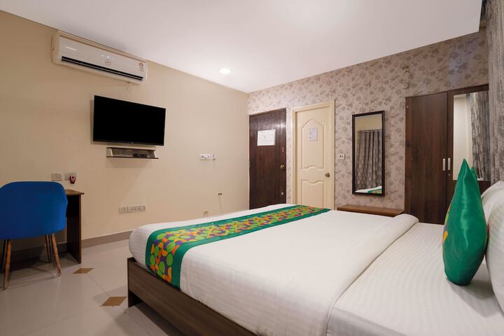 Room 8 of 42