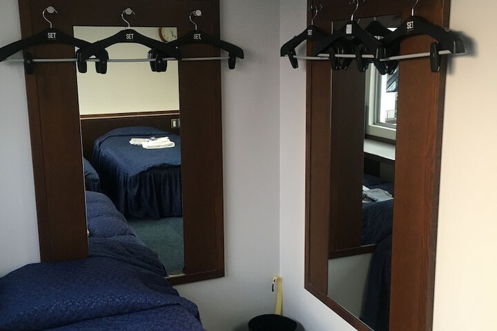 Room 8 of 53