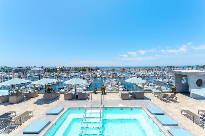 Rooftop pool
