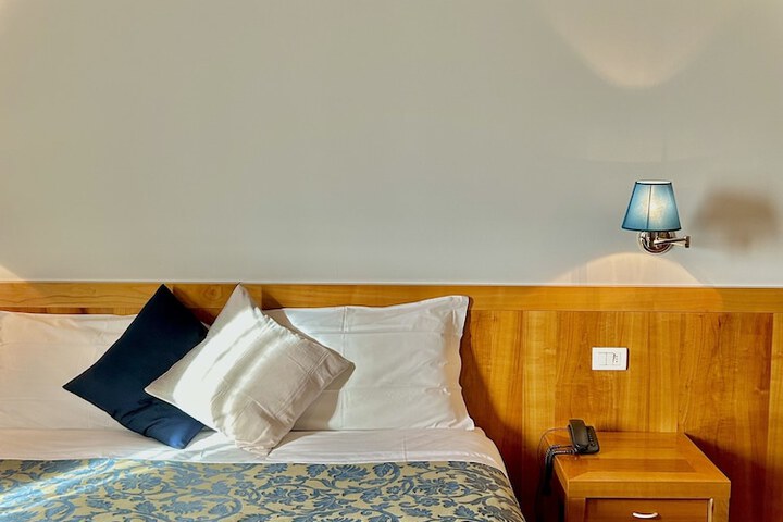 Room 3 of 41