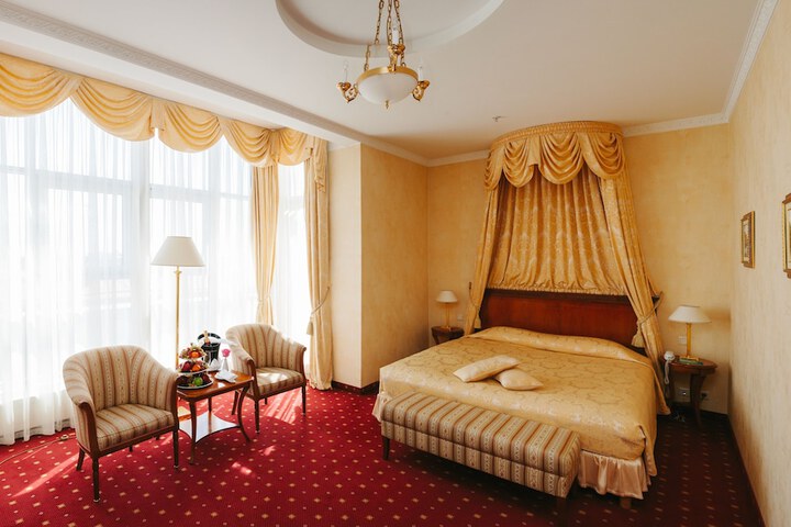 Room 5 of 117