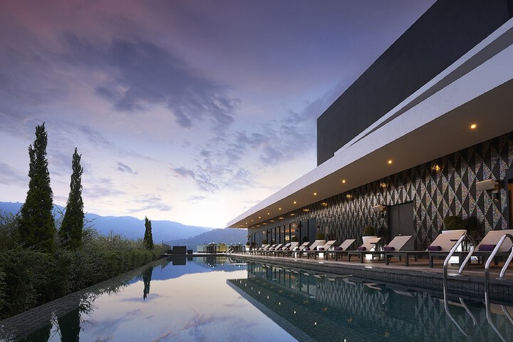 Pool Hotel