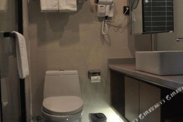 Green Haotai Zhixuan Hotel (Shangqiu City Zhecheng County Shanghai Road store)