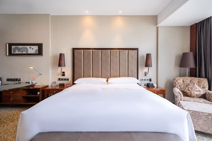 Room 20 of 143