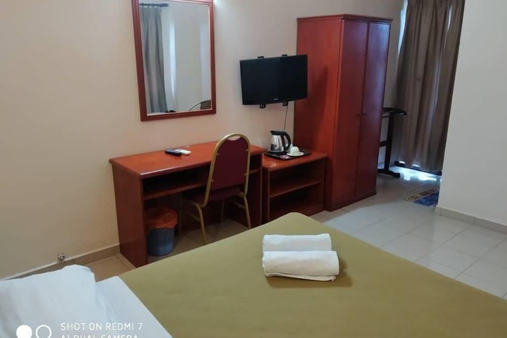 Room 6 of 37