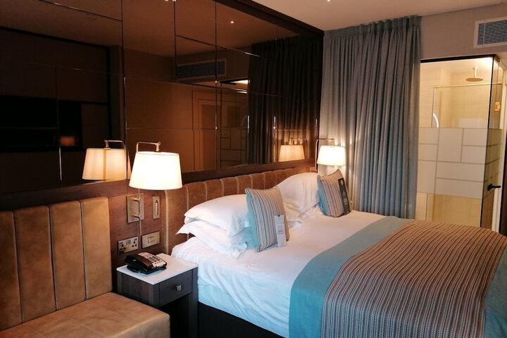 Room 16 of 93