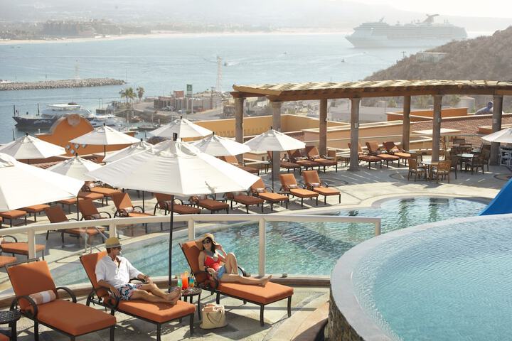 Hotel Pool