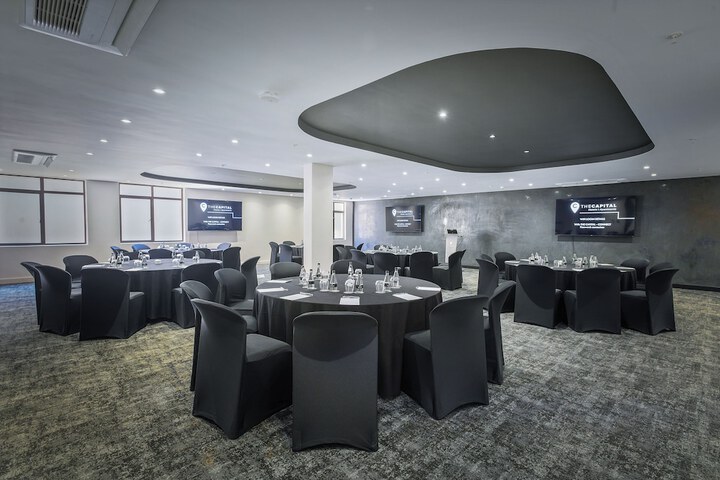 Ballroom/Hall 189 of 236