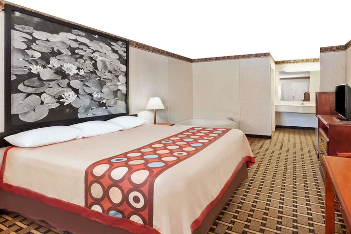 1 King Bed (6 of 12)