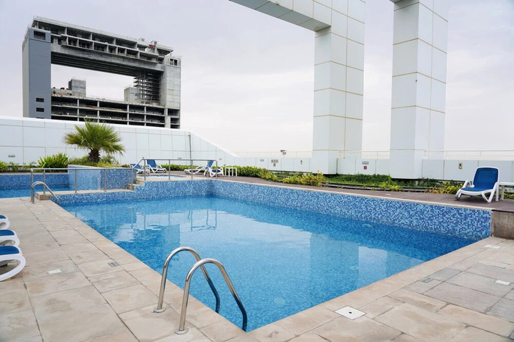Pool 10 of 13