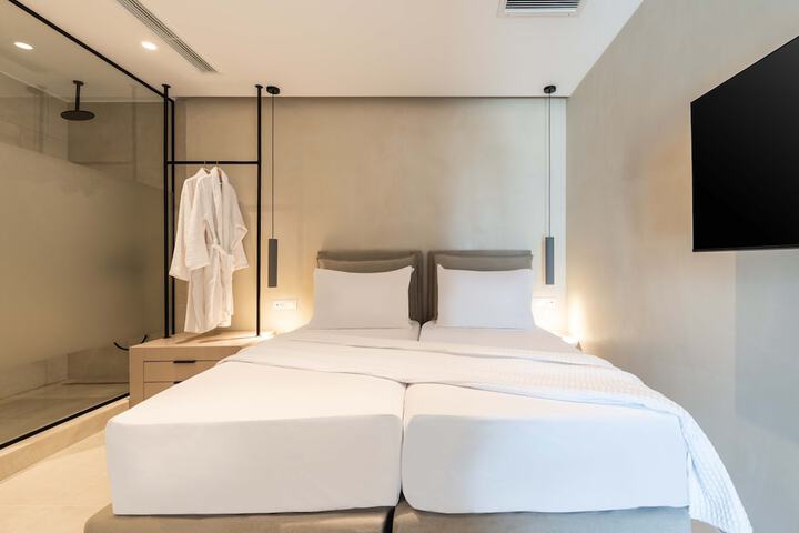 Room 5 of 79