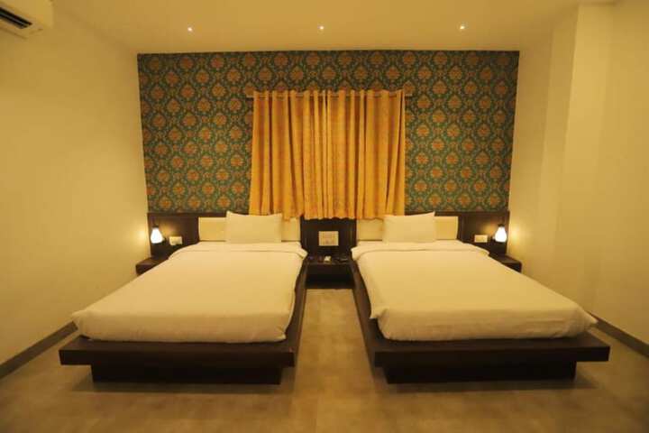 Room 7 of 36