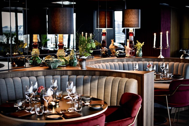 Dining 82 of 107