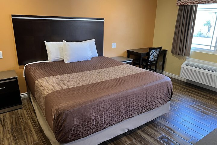 Room 18 of 66