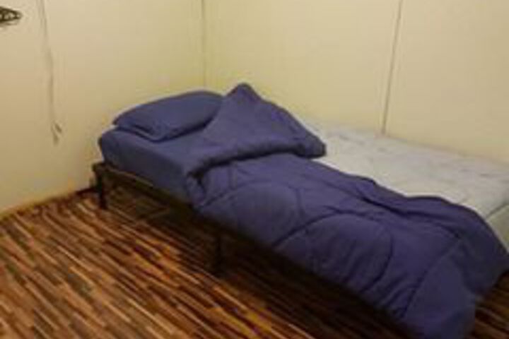 Room 27 of 43