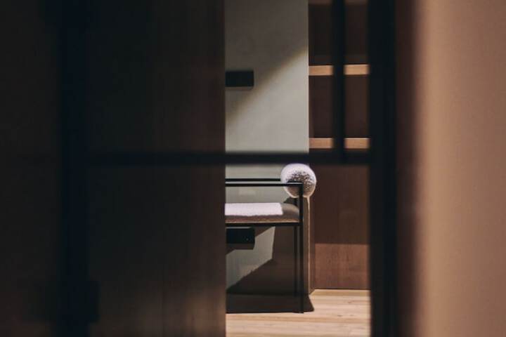 Room 13 of 159