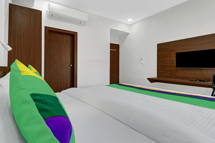Room 10 of 31
