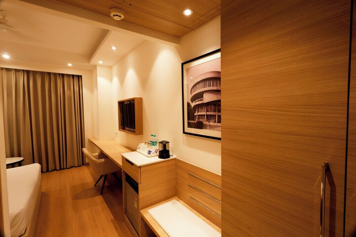 Room 13 of 47
