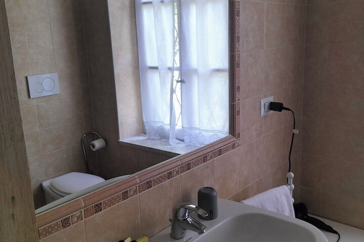 Room 16 of 33