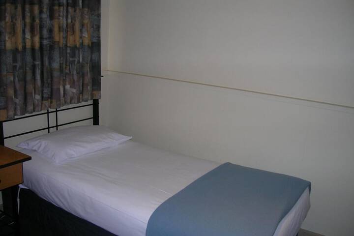 Room 5 of 20