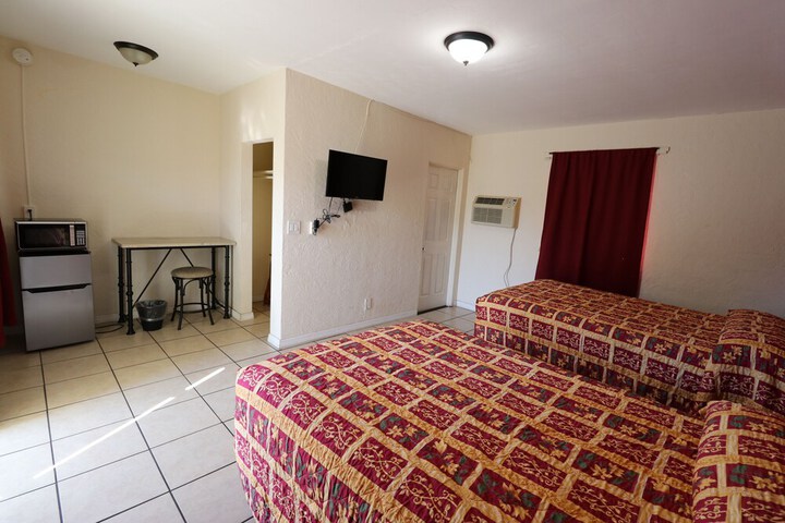 Room 22 of 38