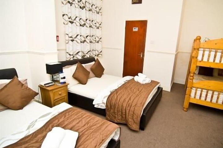 Room 4 of 44
