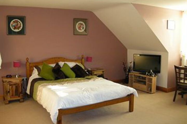 Room 8 of 13