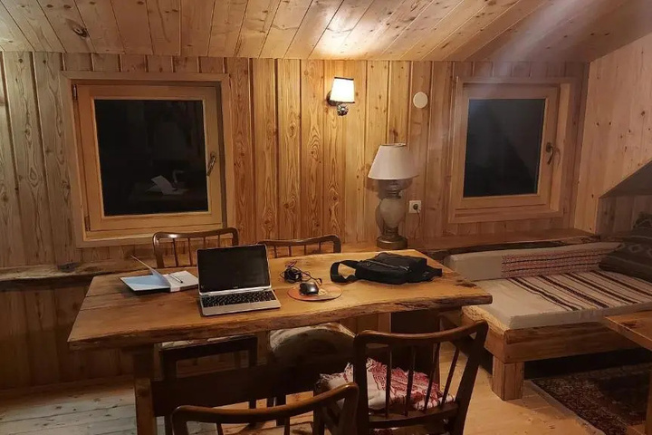 Room 4 of 15