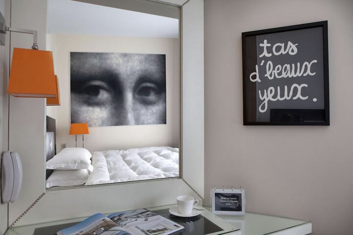 Room 4 of 20