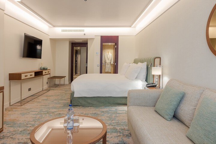 Room 25 of 172
