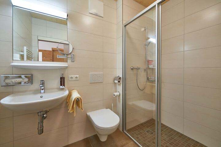 Room 3 of 16