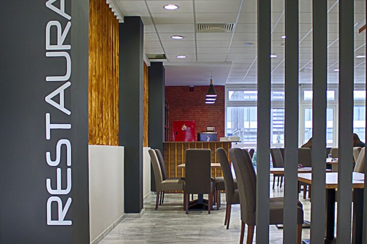 Business Center 26 of 27