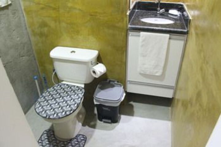Room 5 of 42