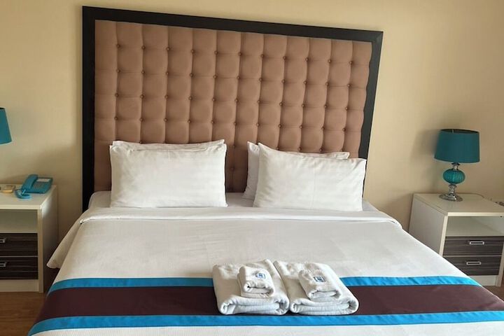 Room 3 of 12