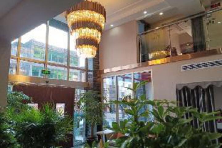 Overseas Chinese Ted Hotel
