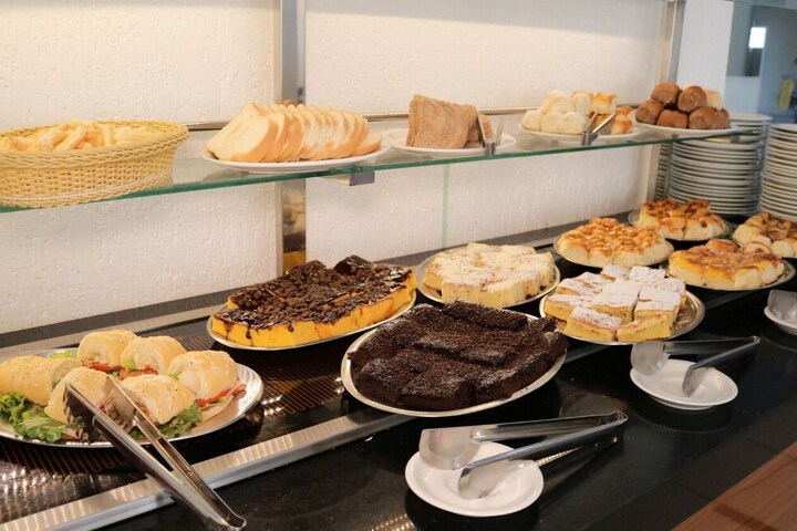 Breakfast/Coffee Service 26 of 45