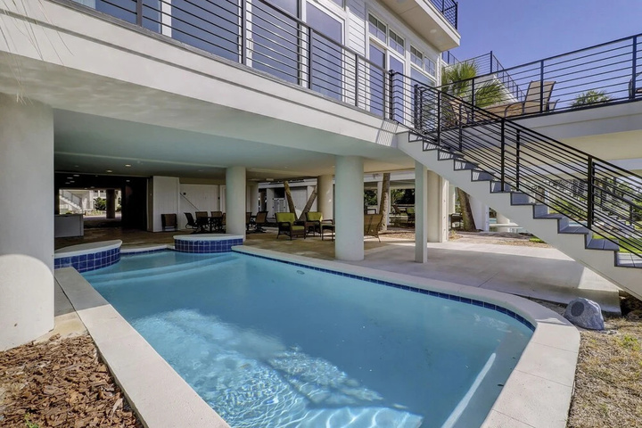 Pool 14 of 23