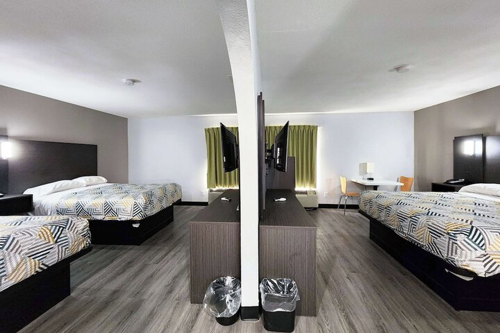 Room 26 of 49
