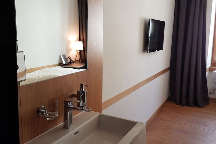 Room 41 of 60