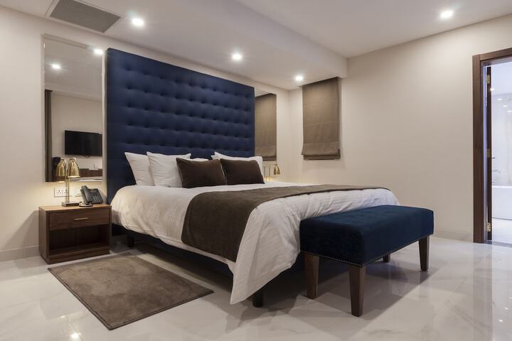 Room 10 of 70