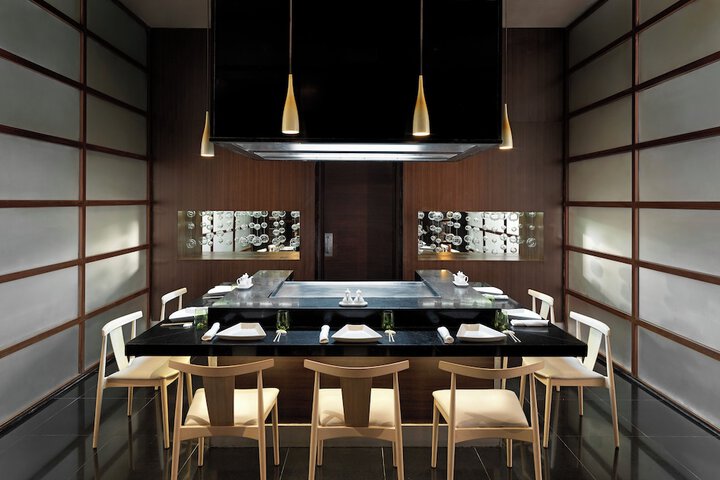 Dining 119 of 196