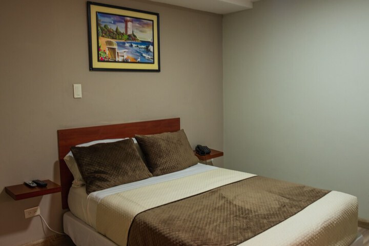Room 17 of 144