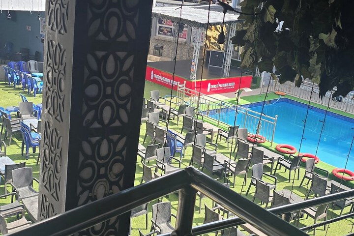 Pool 15 of 27