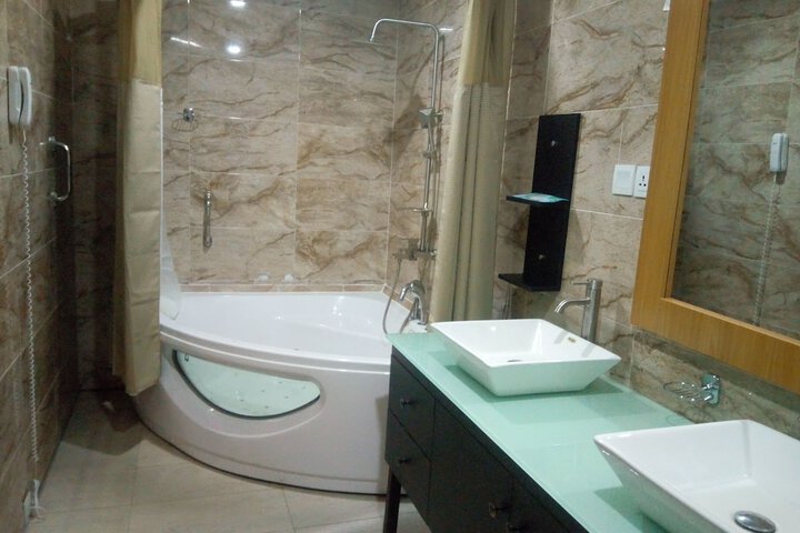 Room 10 of 10