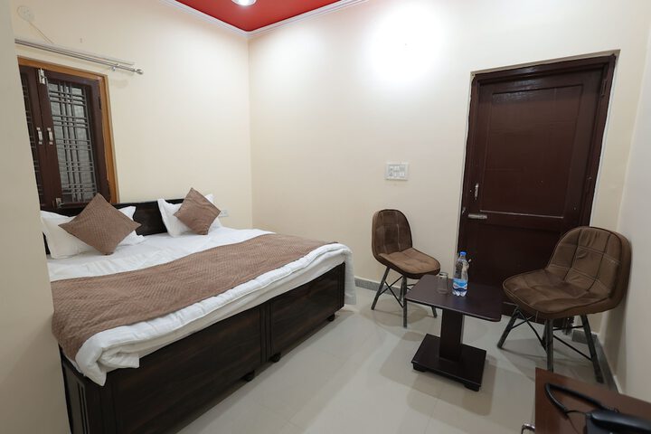 Room 7 of 83
