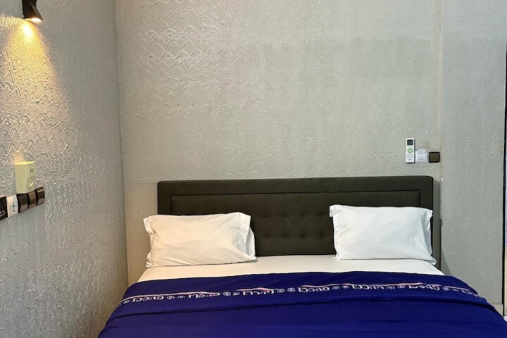 Room 32 of 44