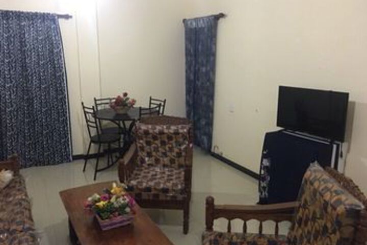 Room 28 of 87