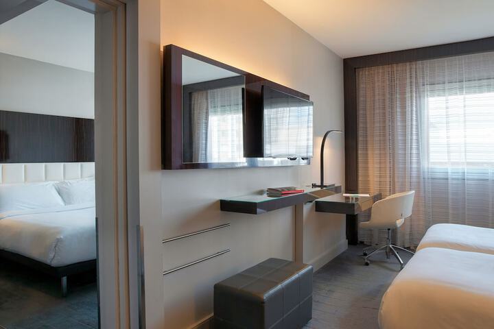 Room 13 of 171
