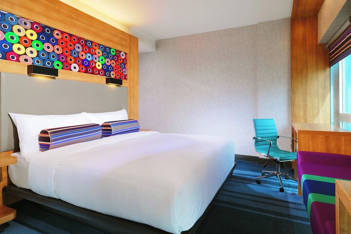 Room 12 of 38